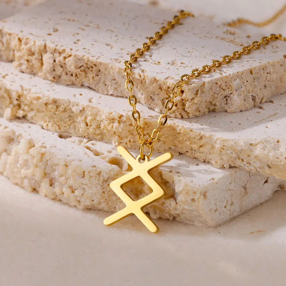 Spiritual Rune Layering Necklace Elder Futhark Runes Feminine Delicate Norse Runic Pendants Minimalist Jewelry for Women