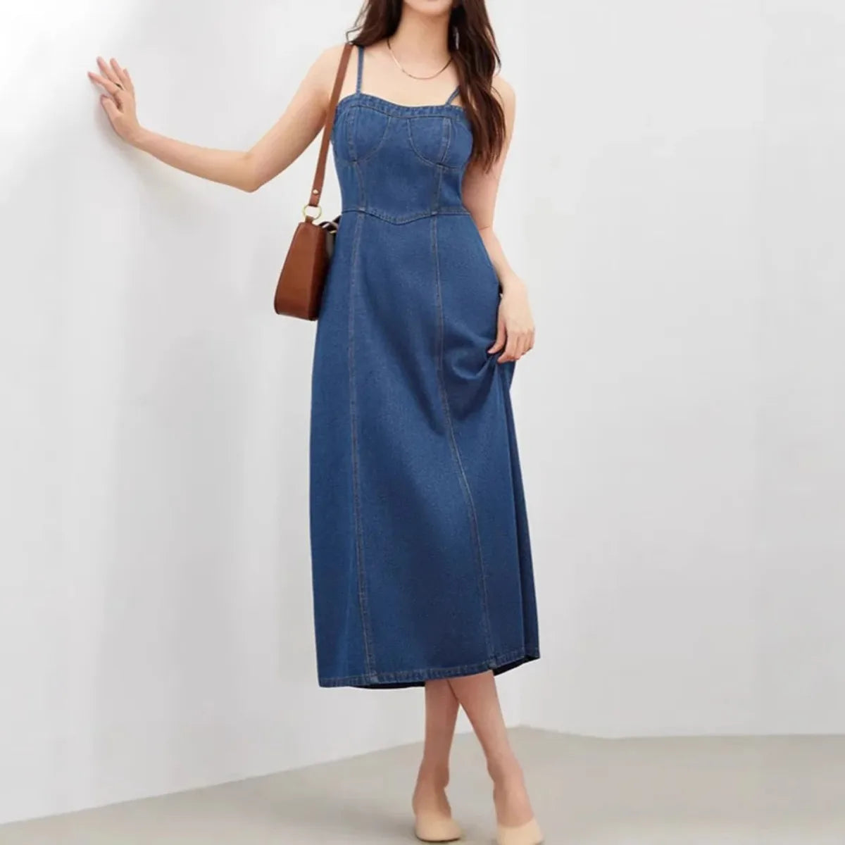 Women's Sleeveless Denim Dress Mid-Calf Length  A-Line Jean Dress with Spaghetti Straps for Summer Casual Vintage Y2K Clothes