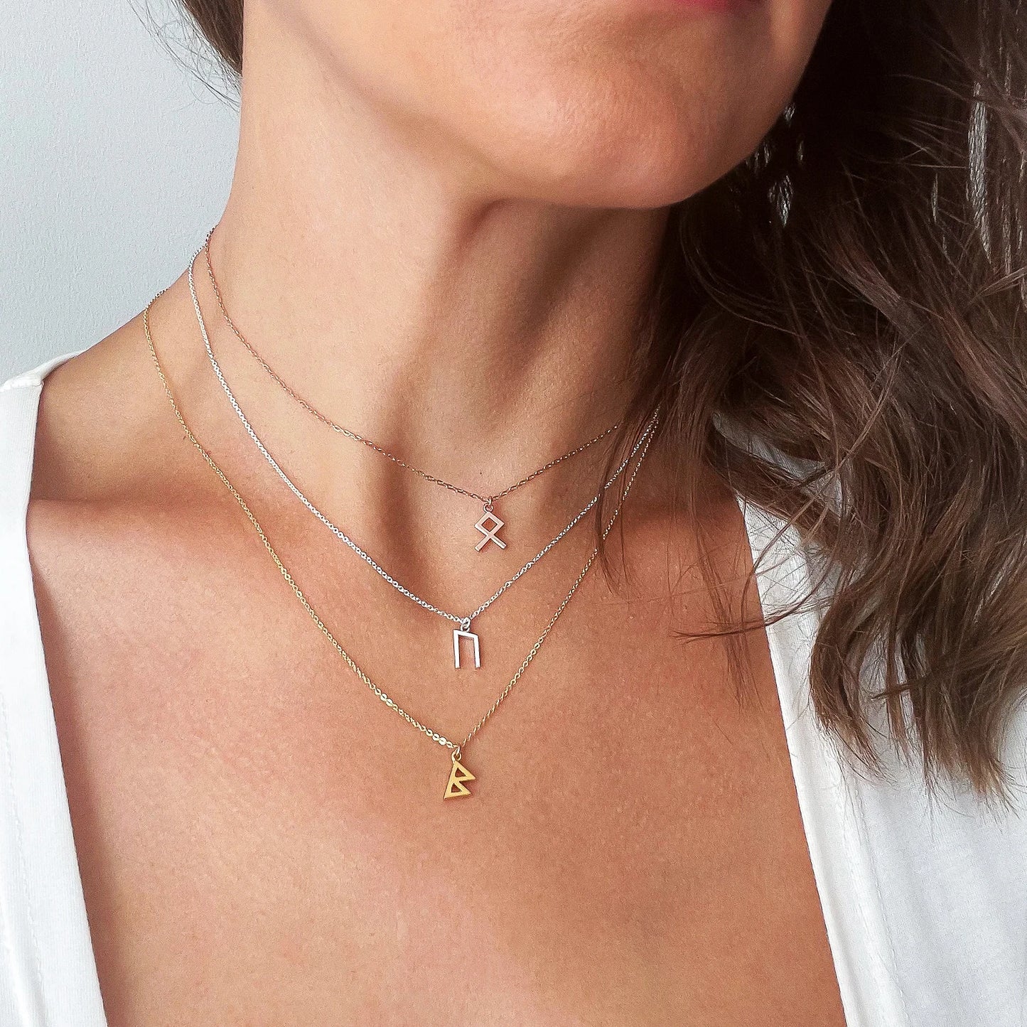 Spiritual Rune Layering Necklace Elder Futhark Runes Feminine Delicate Norse Runic Pendants Minimalist Jewelry for Women